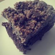 Zaskakujące oraz wyśmienite ciasto buraczano – czekoladowe z cynamonową kruszonką