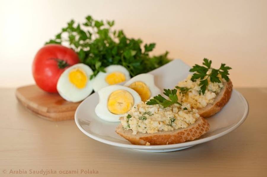 Pasta jajeczna z natką pietruszki