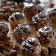 Bułeczki drożdżowe z czekoladą, cynamonem i orzechami włoskimi