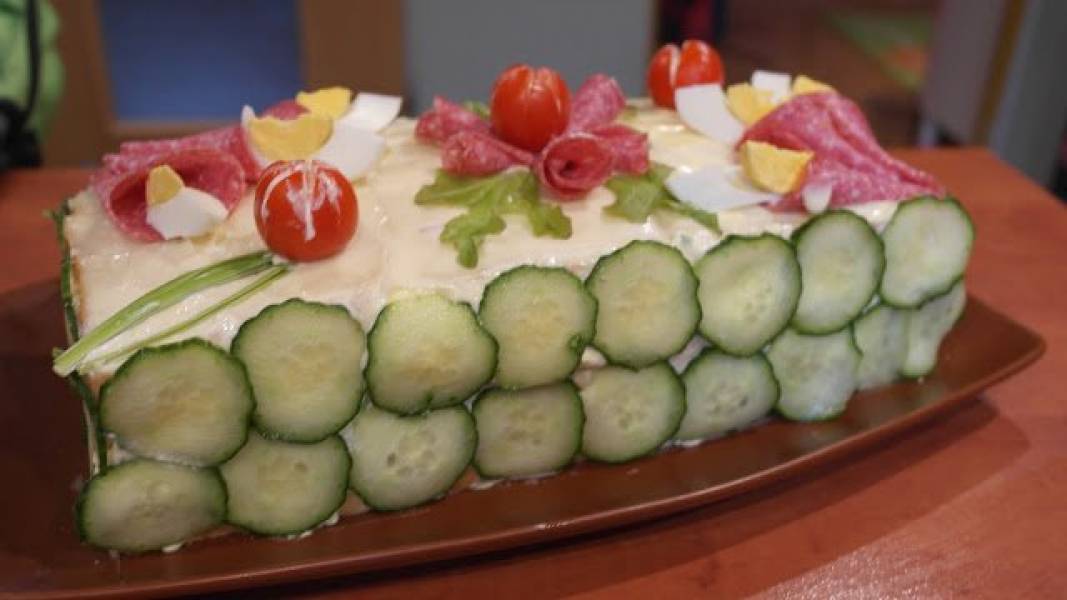 Tort sałatkowy-idealna przekąska na imprezę