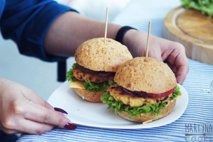 Rybne burgery z ciecierzycą / Fish and chickpeas burgers