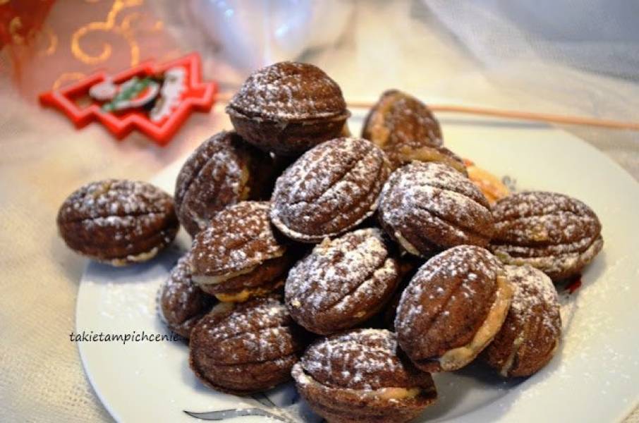 Kruche orzeszki - orzeszki kakaowe z masą orzechową