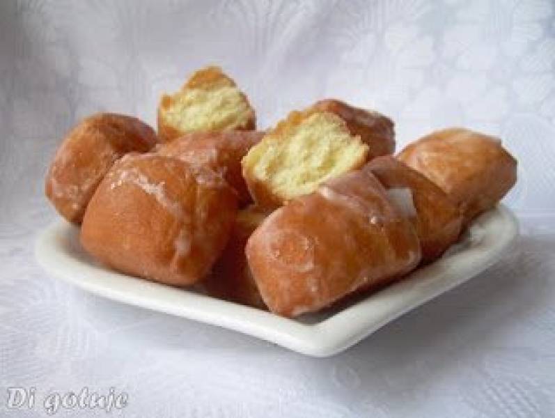 Kwadratowe mini pączki