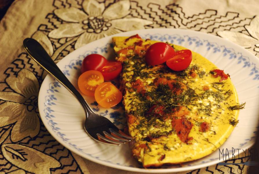 Omlet z batatem i wędzonym łososiem / Sweet potato and smoked salmon omelette