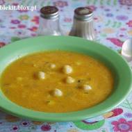 Zupa dyniowo-musztardowa z twarogowymi kluseczkami