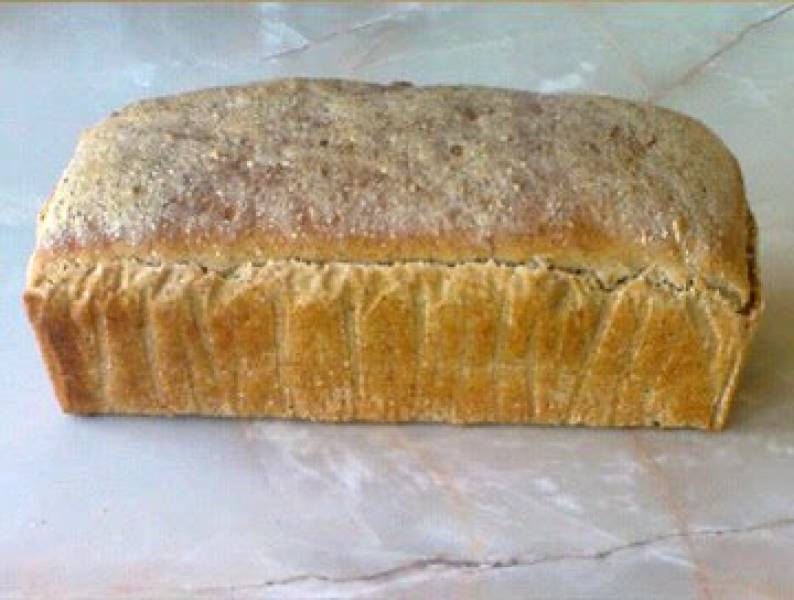 Chleb pszenny na zakwasie i drożdżach, z dodatkiem octu balsamicznego