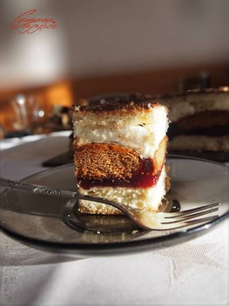 Katarzynka - ciasto z pierniczkami i kremem