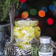 Śledzie z majerankiem – przepis