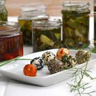 Labneh bil zayit, czyli marynowane w oliwie kulki serowe
