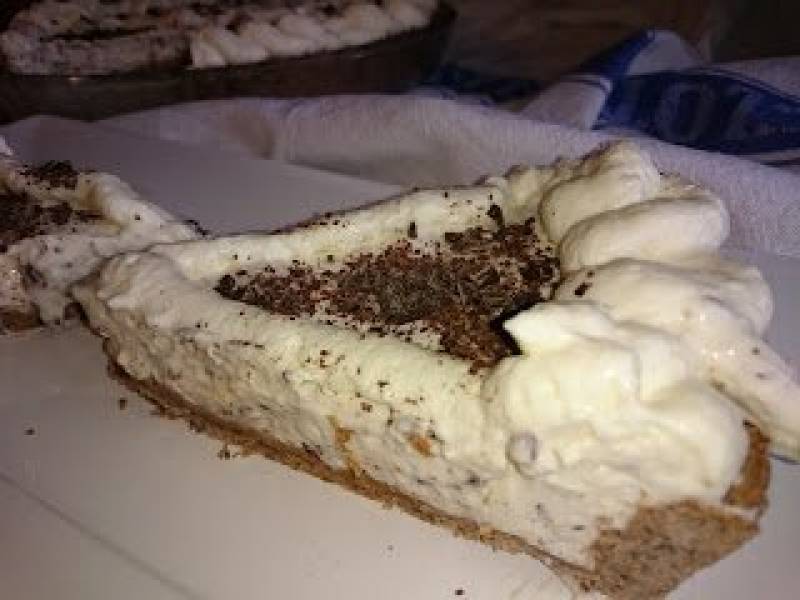 tarta z mascarpone, czekoladą i bitą śmietaną