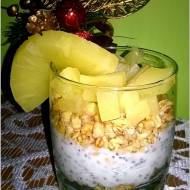 Ananasowa radość z chia. Lekkie i zdrowe śniadanie pełne smaku.