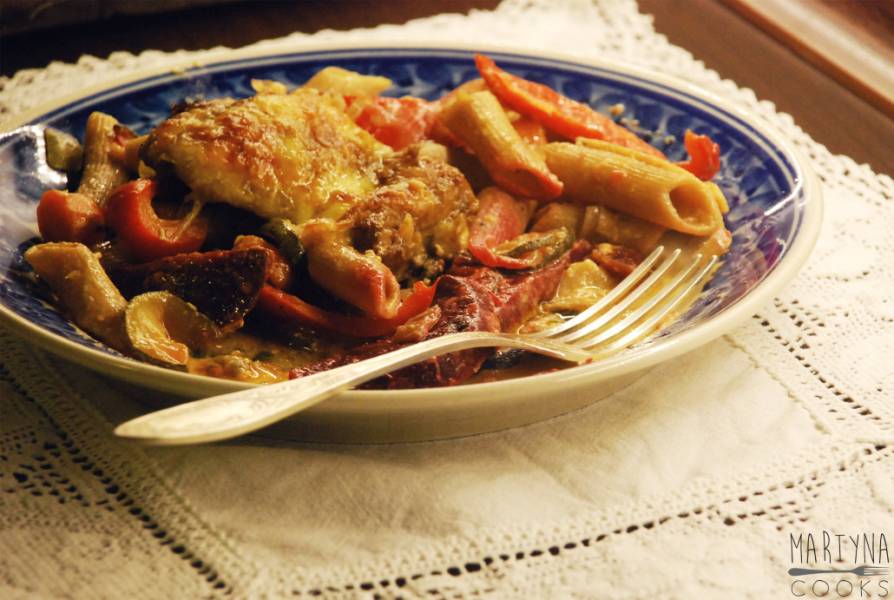 Zapiekanka makaronowa z kurczakiem i warzywami / Rye pasta casserole with chicken and vegetables