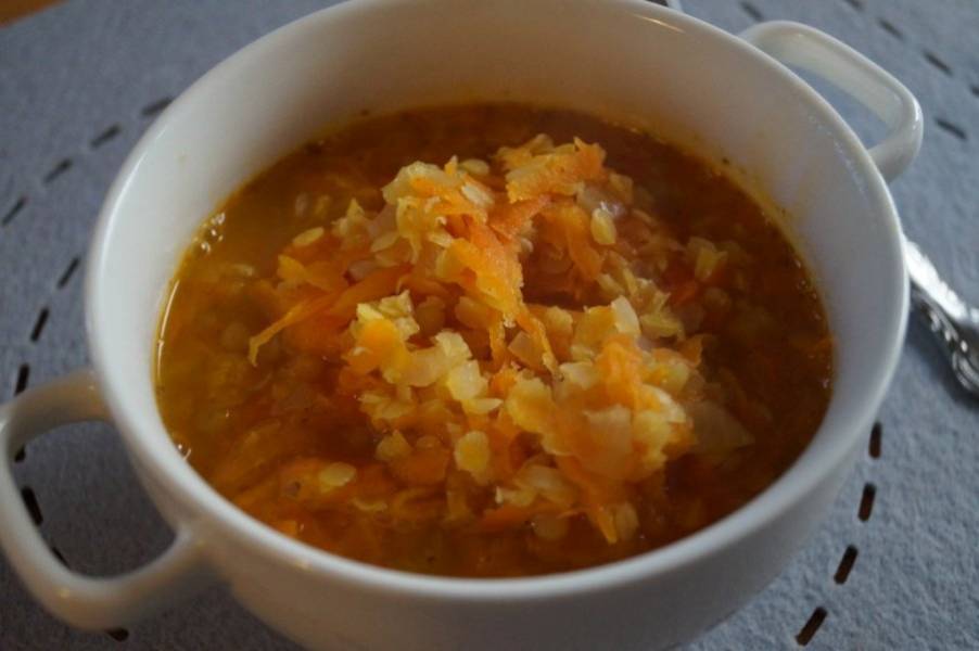 Rozgrzewająca zupa z marchwi i czerwonej soczewicy