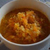 Rozgrzewająca zupa z marchwi i czerwonej soczewicy