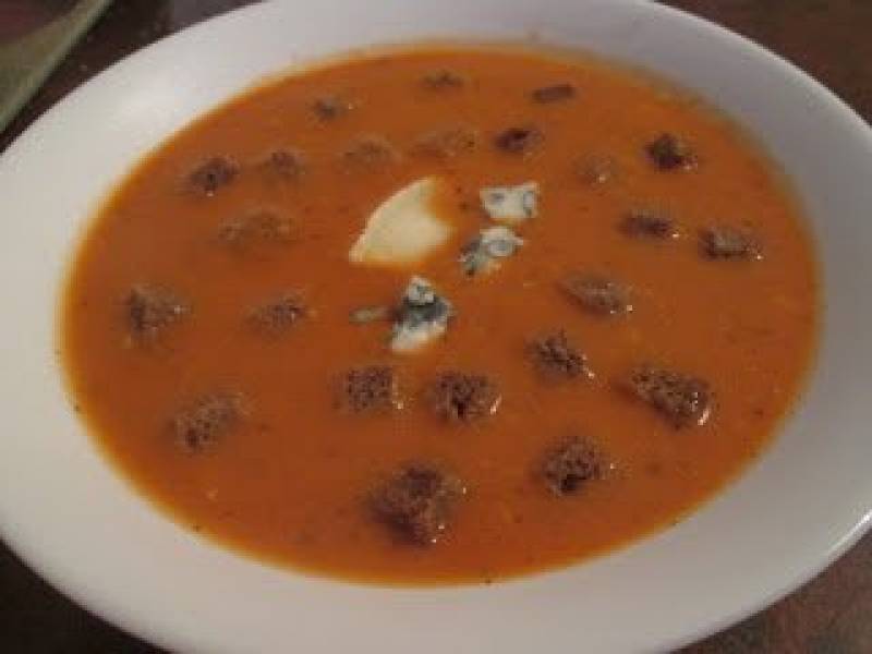 Zupa krem z pomidorów z serem pleśniowym