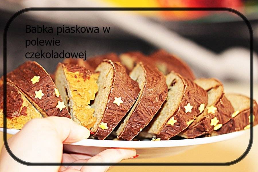 Babka  piaskowa w polewie czekoladowej