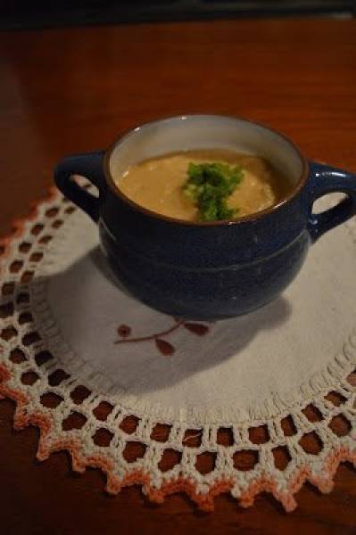 Zupa krem z batatów i selera.