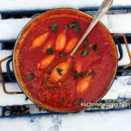 Kalmary faszerowane chorizo z sosem pomidorowym