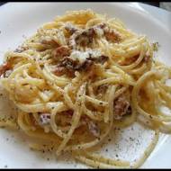 Spaghetti z boczkiem i śmietaną (ala Carbonara)