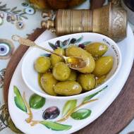 Zielone oliwki marynowane z oregano i majerankiem