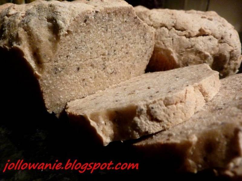 Chleb na mąkach bez glutenu z dodatkiem nasion chia