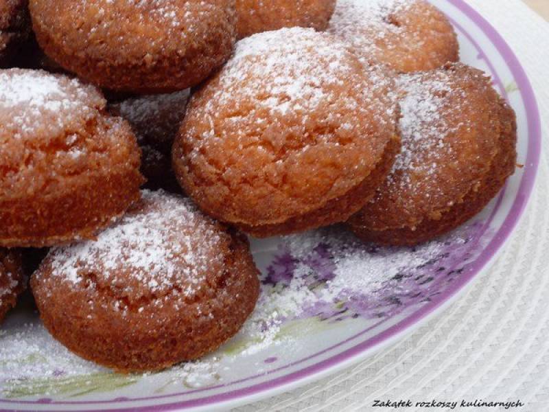 Pączki serowe z kokosem.