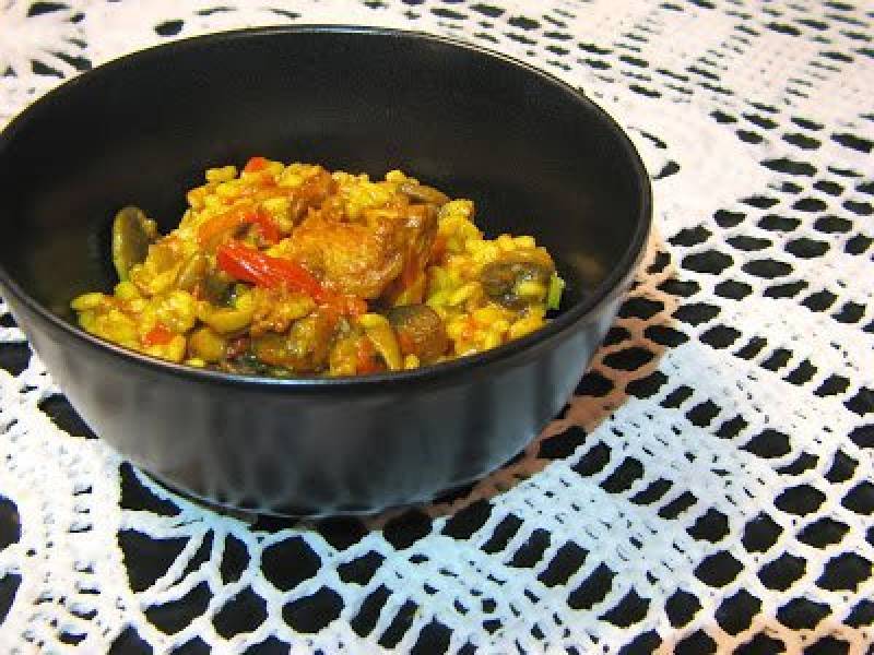 Risotto z papryką, pieczarkami i kurczakiem w curry