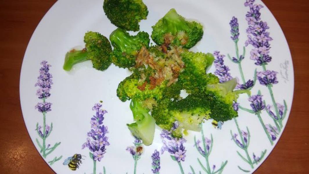 Sałatka w 10 minut -cytryna czosnek brokuły