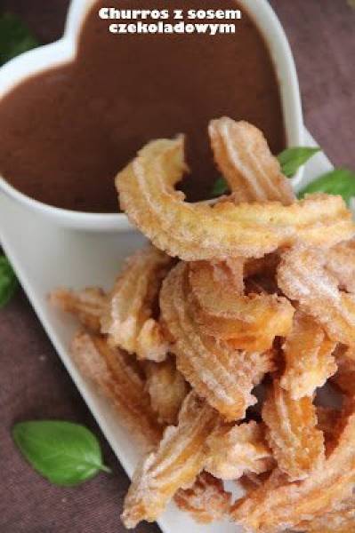 Churros z sosem czekoladowym