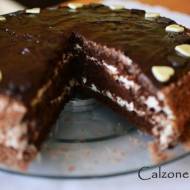 Tort czekoladowo-kawowy z powidłami śliwkowymi