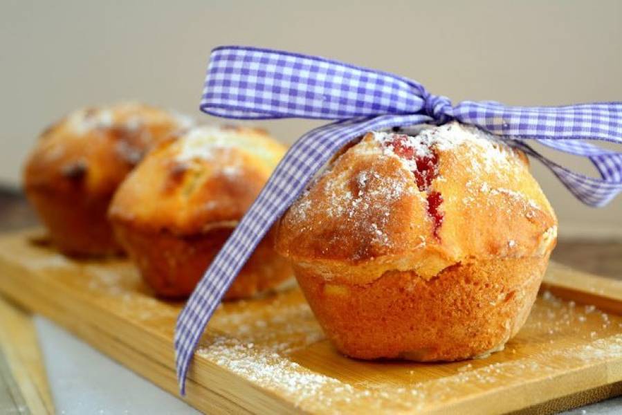 Jogurtowe muffiny z owocami