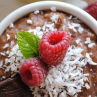 Zapiekane czekoladowe risotto z płatkami jaglanymi i wiórkami kokosowymi