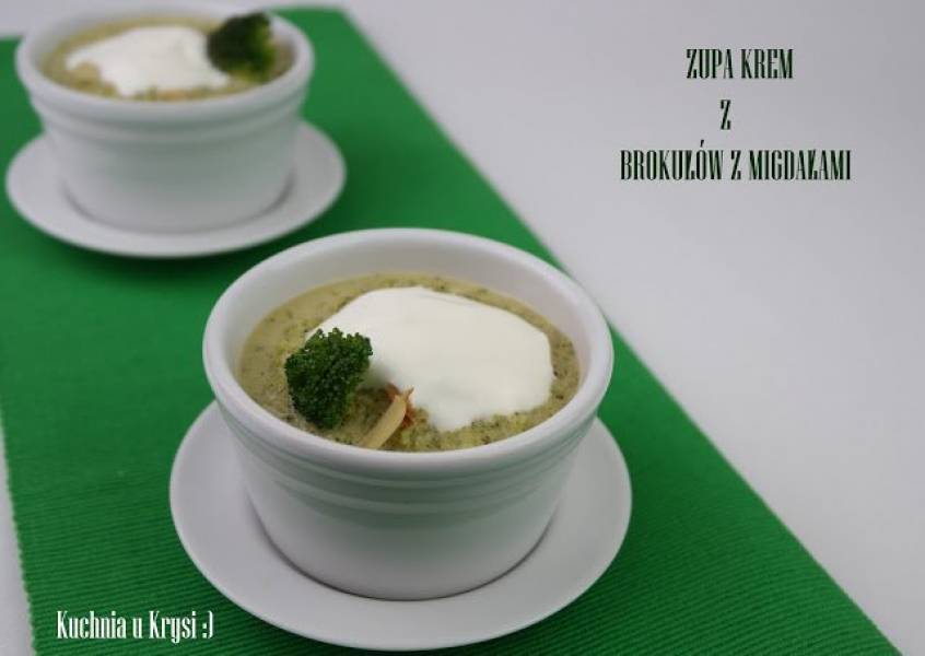 Zupa krem z brokułów z migdałami