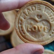 Wegańskie kruche ciasteczka „Made with love”