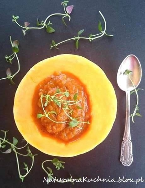 Orientalna zupa krem z pieczonych warzyw i z dynią piżmową. Niezwykle zdrowa i aromatyczna. Post dr Dąbrowskiej.