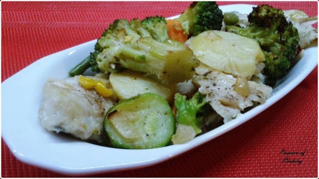 Ryba pieczona z warzywami