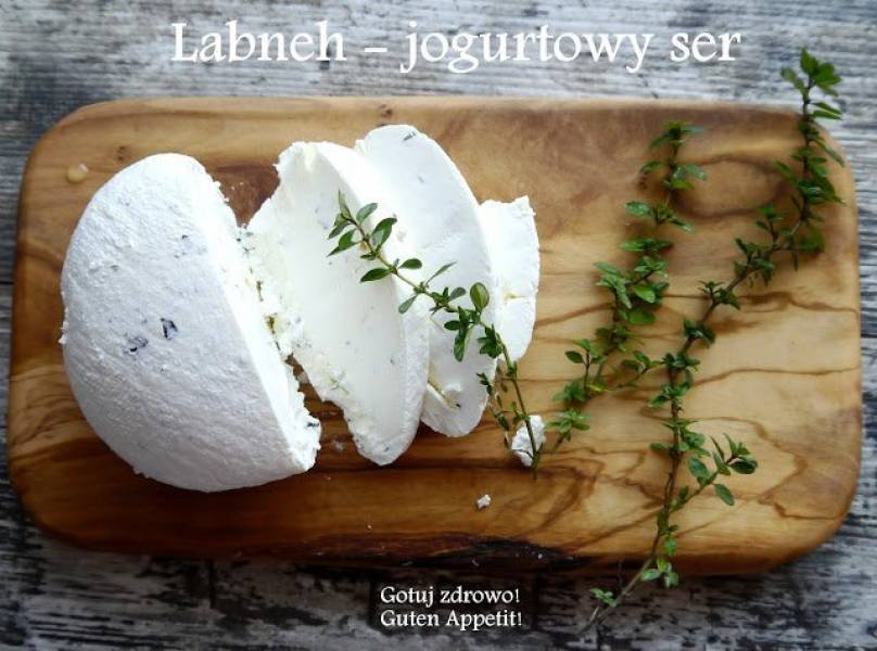 Jogurtowy ser Labneh i kolorowe kulki serowe