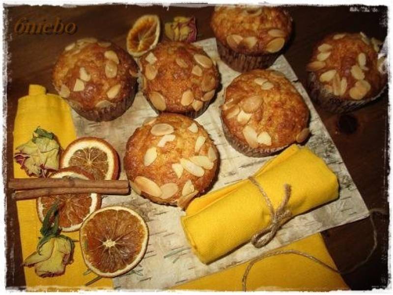 pomarańczowo-imbirowe muffinki z migdałami