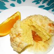 Pomarańczowe muffinki z kruszonką.