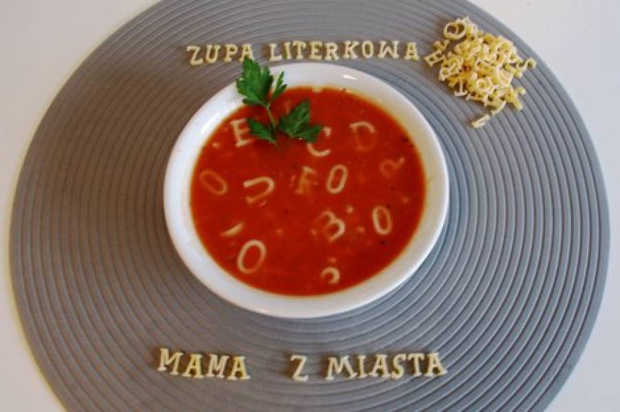 Pomidorowa zupa literkowa
