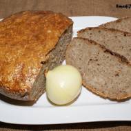 Chleb cebulowy z miski