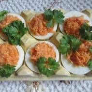 Jajka faszerowane pastą chrzanowo- marchewkową