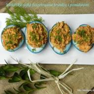 Niebieskie jajka faszerowane bryndzą i pomidorami
