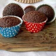 Muffiny czekoladowe z wodą gazowaną