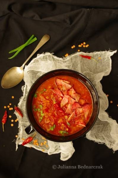 Pomidorowa zupa z soczewicą