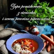 Zupa pomidorowa z cieciorką i serem pecorino peperoncino