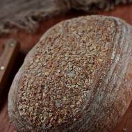 Chleb pszenny na zakwasie z płatkami owsianymi