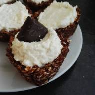 Fit babeczki czekoladowe z kremem kokosowym