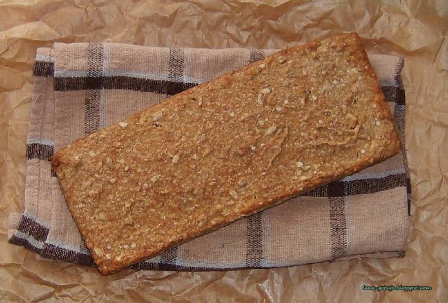 Bezglutenowy chleb bez mąki i drożdży ze słonecznikiem