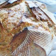 Chleb na zakwasie z garnka żeliwnego